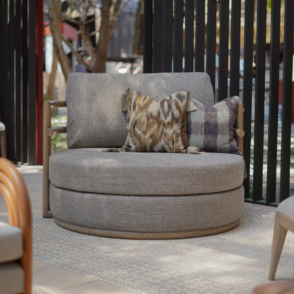 RHYAN - ROUND SOFA CHAIR SCENE.webp