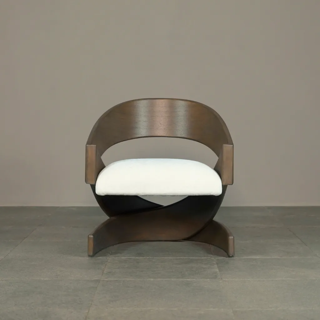 BRACE - LOUNGE CHAIR PETITE (2).webp