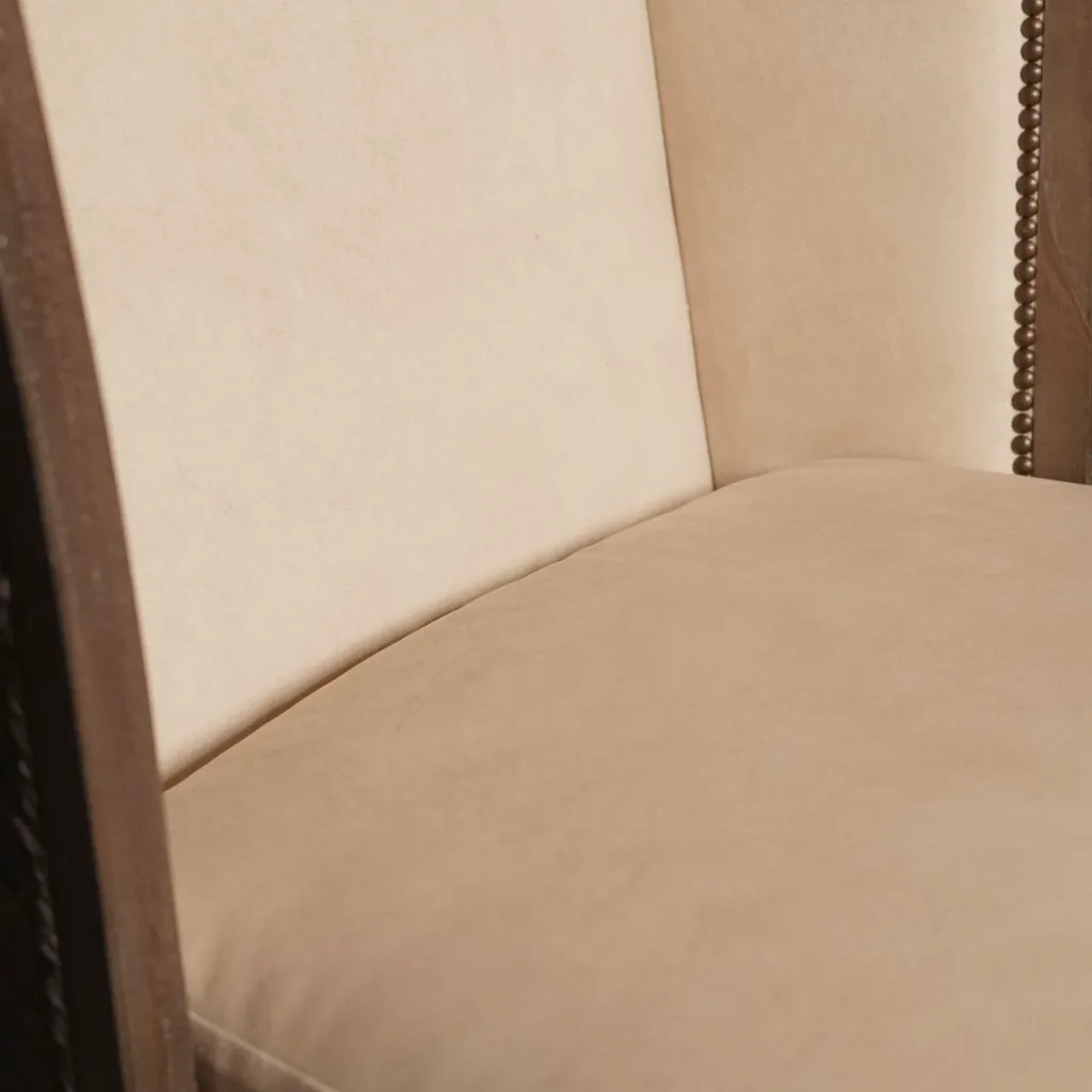 BAILEY - WING CHAIR (DETAIL 2).webp