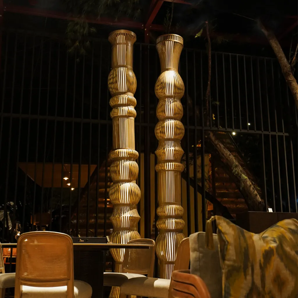 RHEA - TOTEM LAMP SCENE.webp