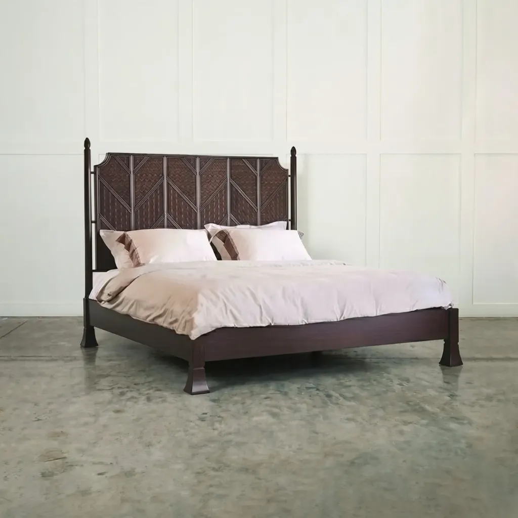 Hagon Bed (Queen Size : 1730 x 2180 x 1555 mm)