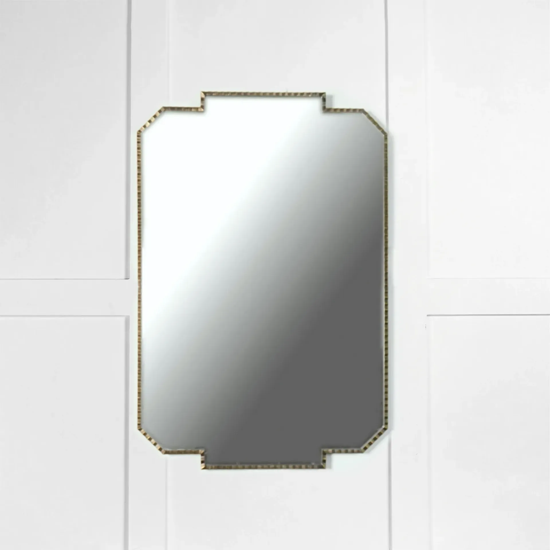 Hyde Mirror Trois