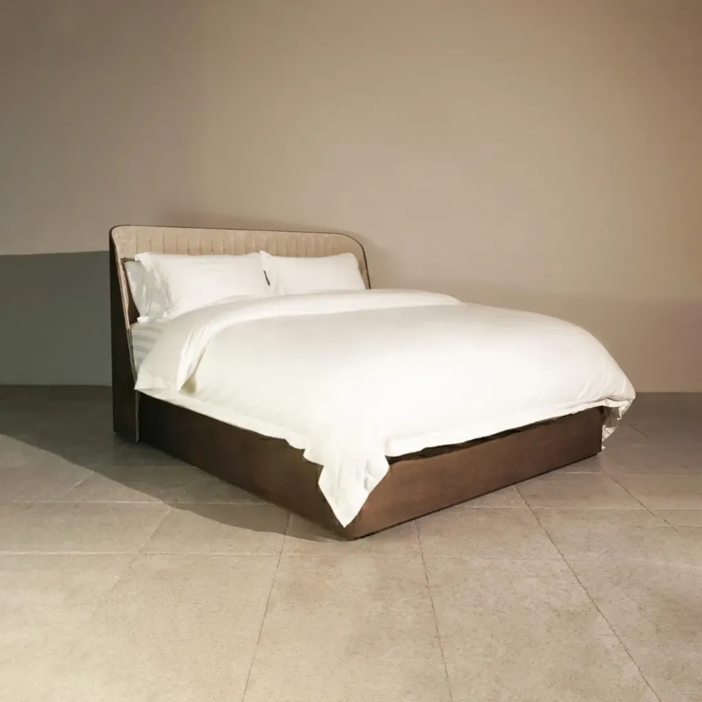 Lennox Bed (Queen Size : 1620 x 2145 x 1150 mm)