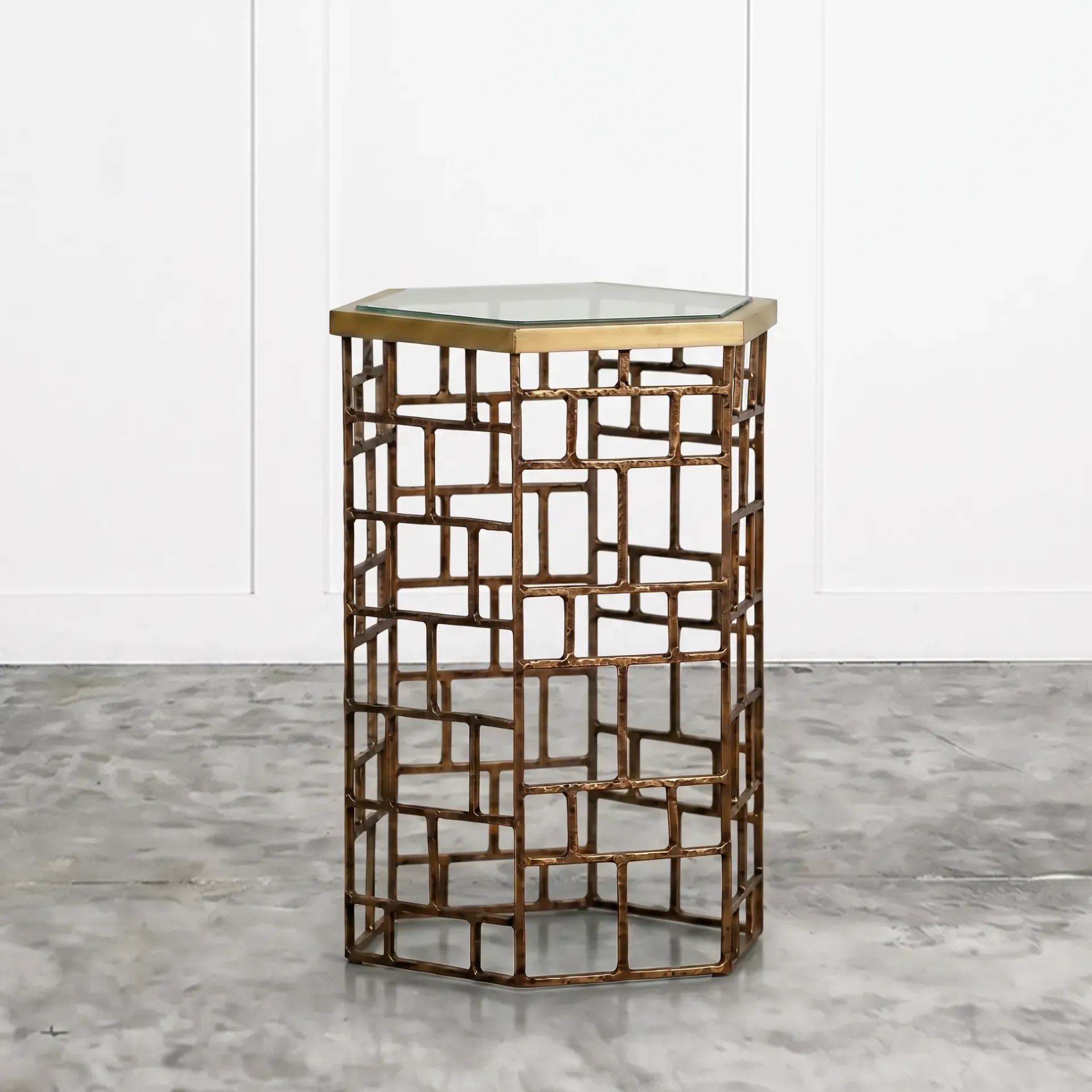 Mathaf Stand Table