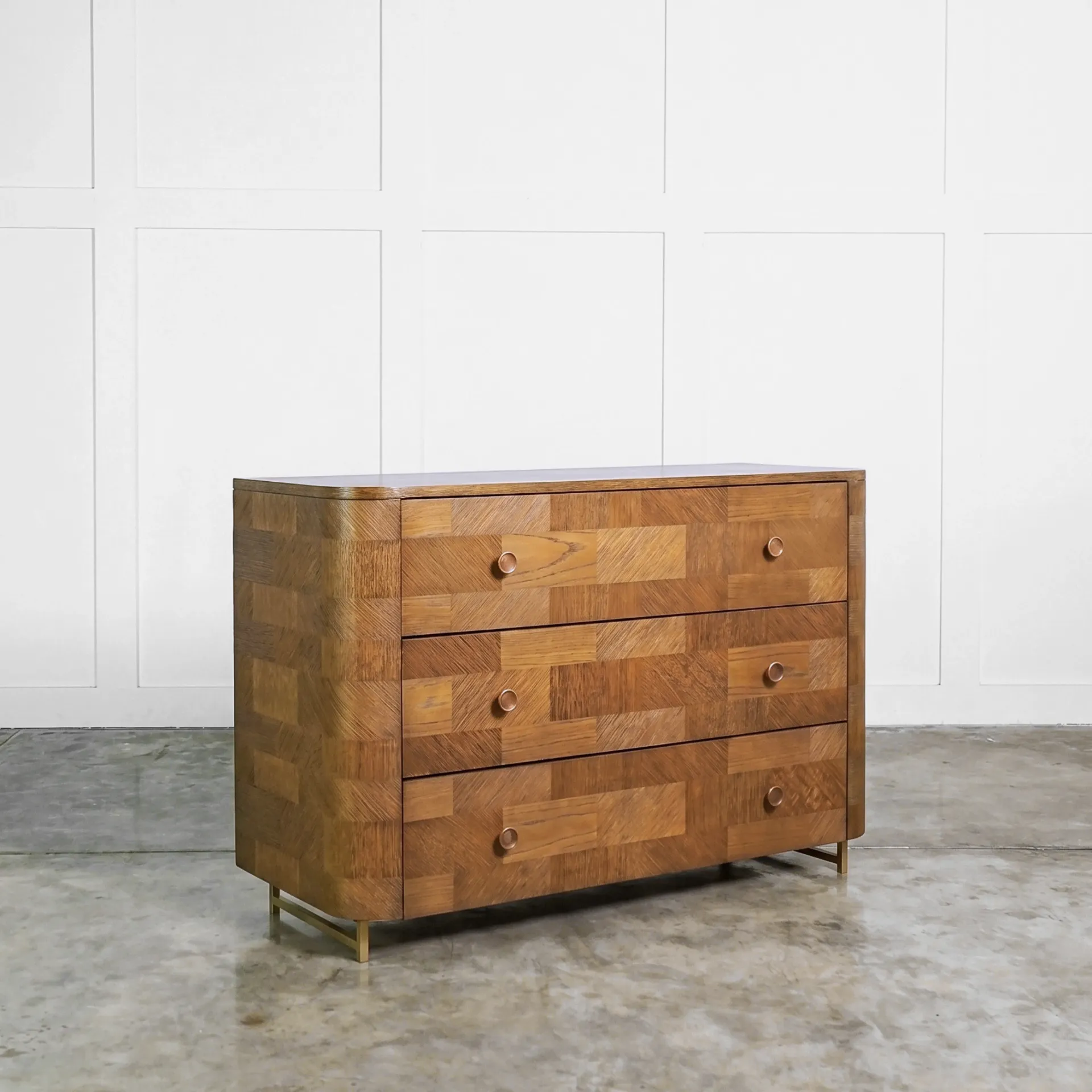 Moxie Dresser