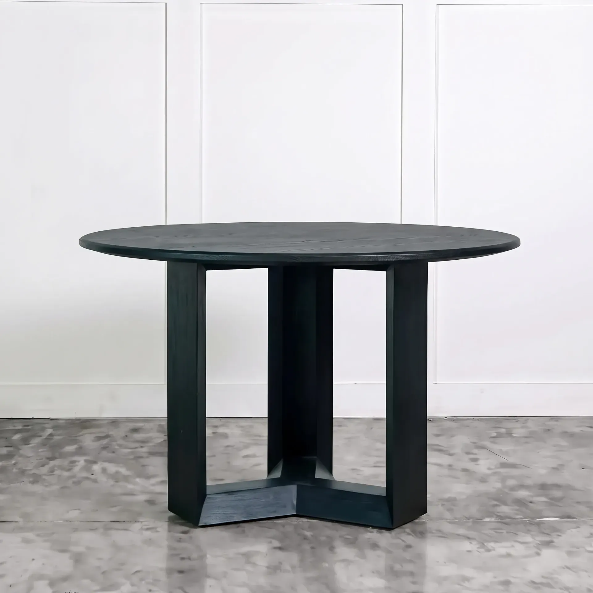 Nash Dining Table Round