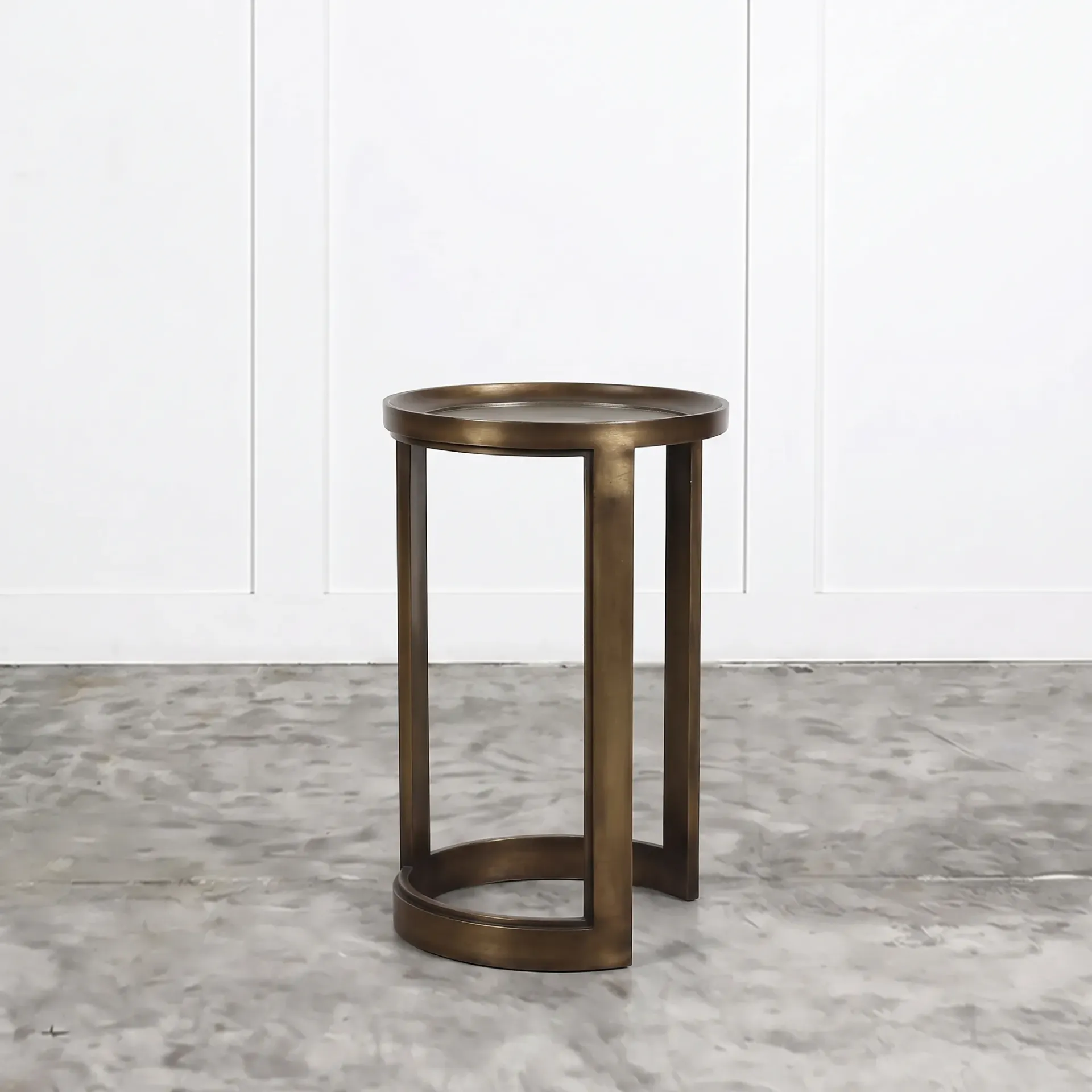 Oliver Stand Table