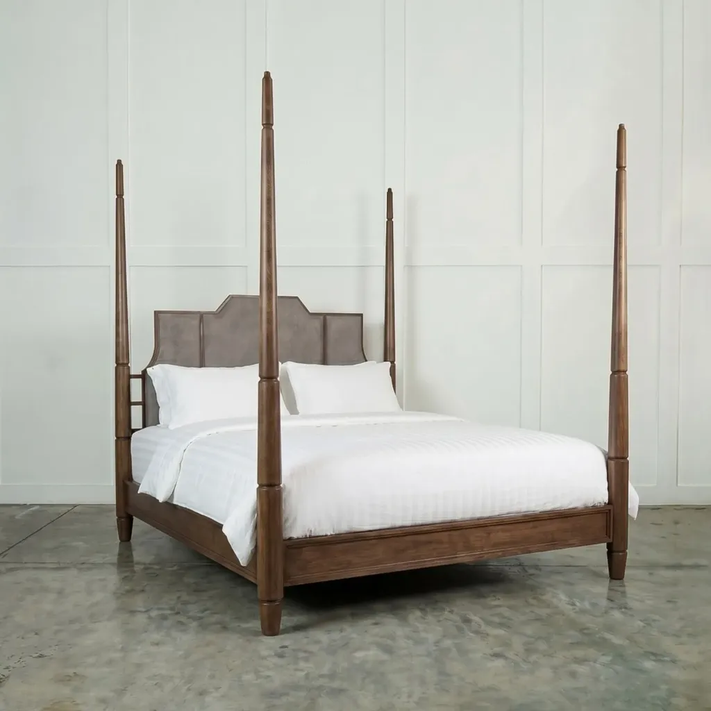 Peyton Poster Bed (Queen Size : 1770 x 2245 x 2440 mm)